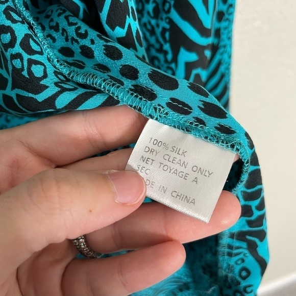 Yumi Kim Blue Animal Print Button Down Silk Blouse Small - Picture 2 of 6